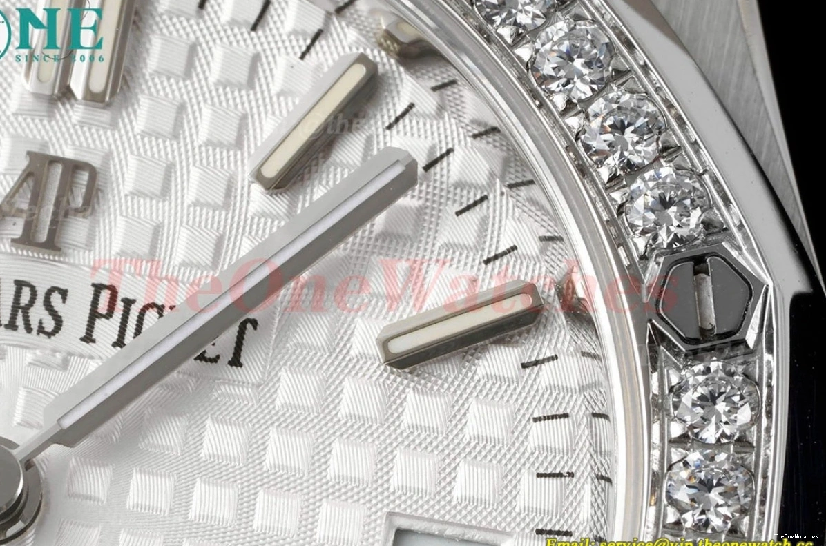 A5800 34mm White SS Oak 8F 77351 Diamonds SS Ladies Royal 0522
